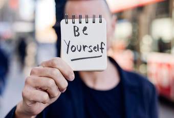 Học cách chấp nhận chính mình